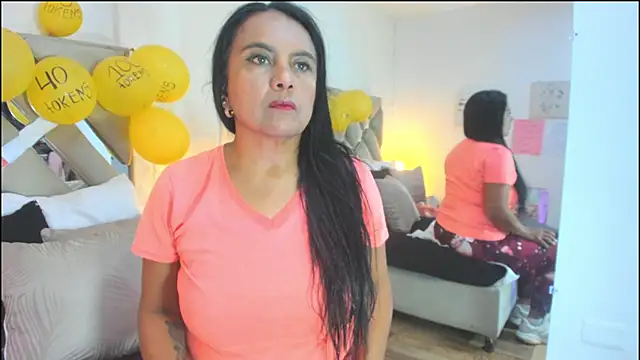 raquell moore online show from 12/19/25, 02:19