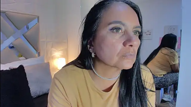 raquell moore online show from 03/19/26, 12:21