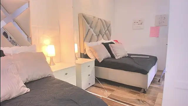 raquell moore online show from 03/25/26, 12:15