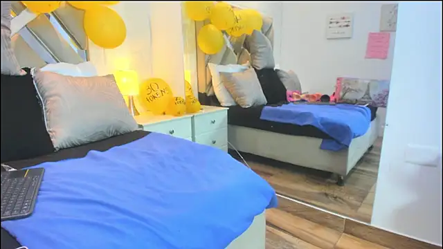 raquell moore online show from 12/20/25, 04:21