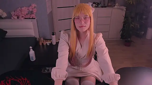 foxy jpg online show from 04/12/26, 09:07