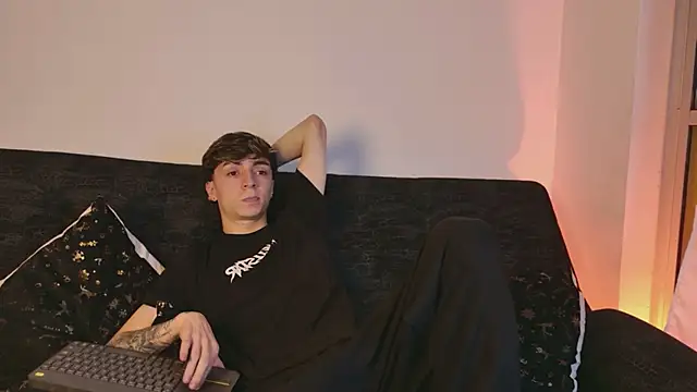 ethan and ava online show from 02/05/26, 02:29