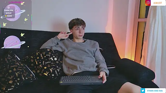 ethan and ava online show from 12/22/25, 02:22