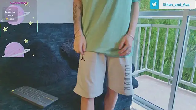 ethan and ava online show from 10/26/25, 01:00