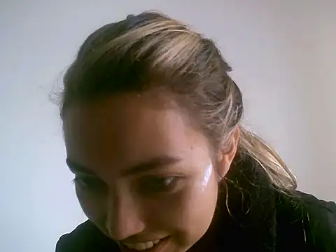 VittoriaTaylor online show from 04/04/26, 08:48