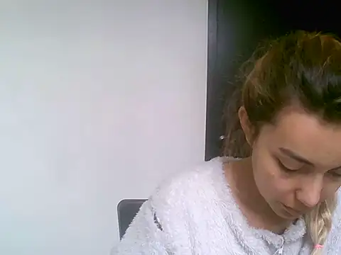 VittoriaTaylor online show from 03/24/26, 03:34