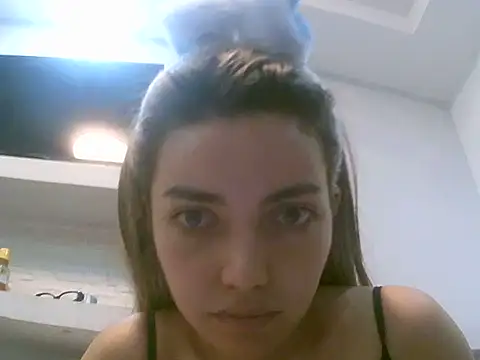 VittoriaTaylor online show from 04/03/26, 01:01