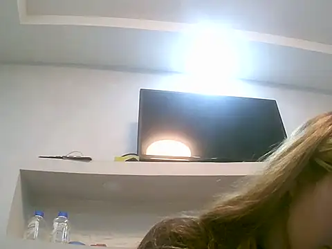 VittoriaTaylor online show from 02/18/26, 12:56