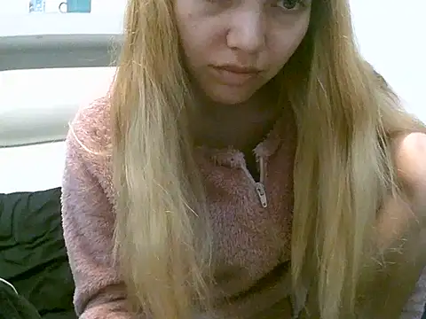 Snapshot of VittoriaTaylor chatting on 10/23/25, 03:32 VittoriaTaylor online show from 10/23/25, 03:32