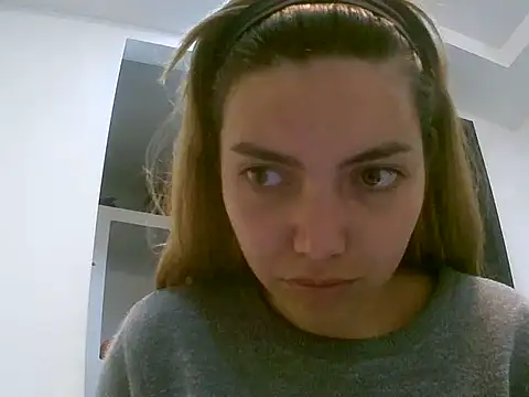 VittoriaTaylor online show from 02/19/26, 04:04