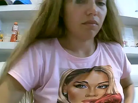 VittoriaTaylor online show from 04/18/26, 08:20