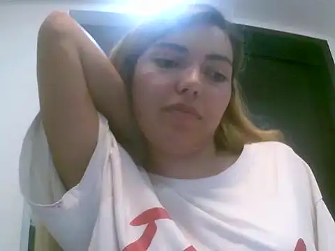 VittoriaTaylor online show from 03/28/26, 09:49