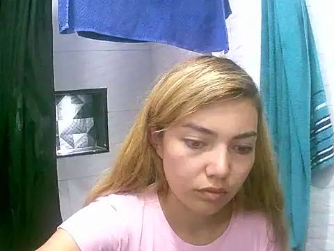 VittoriaTaylor online show from 02/16/26, 09:02