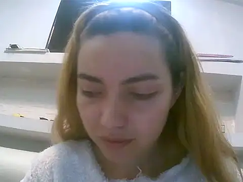 VittoriaTaylor online show from 03/26/26, 11:30