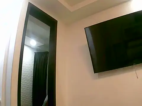 VittoriaTaylor online show from 04/11/26, 11:19