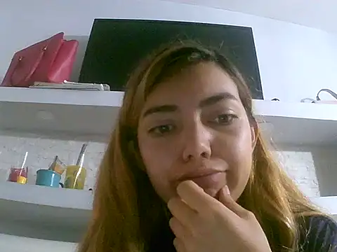 VittoriaTaylor online show from 03/20/26, 05:58