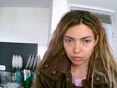 VittoriaTaylor online show from 04/18/26, 06:32
