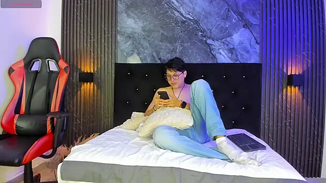 vanilla hot online show from 03/11/25, 01:12