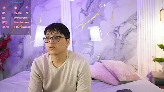 vanilla hot online show from 10/04/25, 01:23