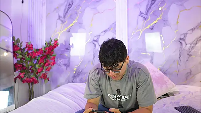 vanilla hot online show from 10/05/25, 07:37