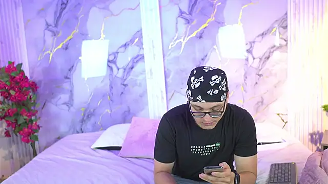 vanilla hot online show from 11/07/25, 01:37