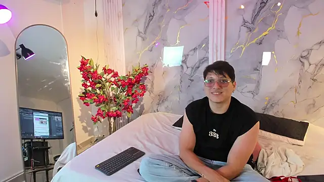 vanilla hot online show from 12/03/25, 07:24