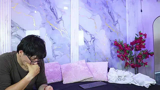 vanilla hot online show from 09/19/25, 08:02