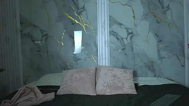 vanilla hot online show from 10/17/25, 01:57