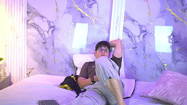 vanilla hot online show from 10/12/25, 07:26