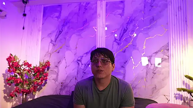 vanilla hot online show from 12/19/25, 07:27