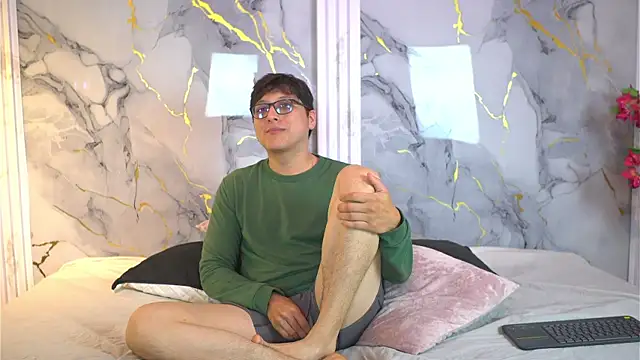 vanilla hot online show from 10/25/25, 01:23