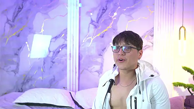 vanilla hot online show from 11/06/25, 01:48