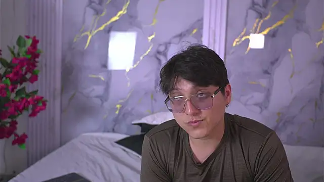 vanilla hot online show from 11/28/25, 07:36