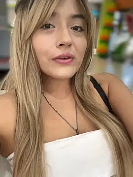 monicavictoria1301 online show from 06/12/26, 10:35