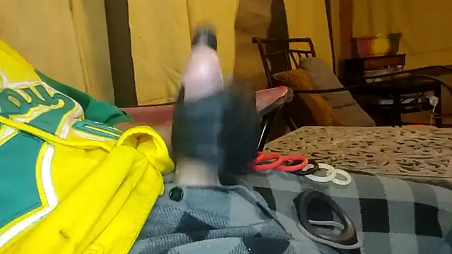 bwcbeat83 online show from 10/28/25, 06:56