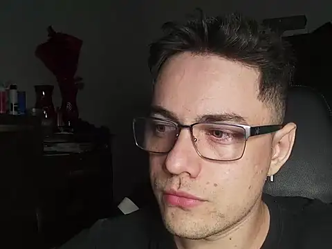 Dyllan   online show from 10/22/25, 02:55