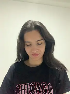 Bella still online show from 09/14/25, 01:22