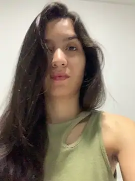 Bella still online show from 09/25/25, 01:06
