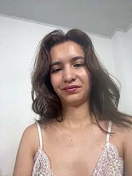 Snapshot of Bella_still chatting on 06/25/26, 01:49 Bella still online show from 06/25/26, 01:49