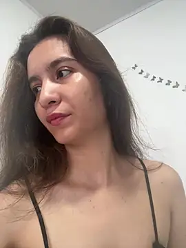 Bella still online show from 05/22/26, 02:04