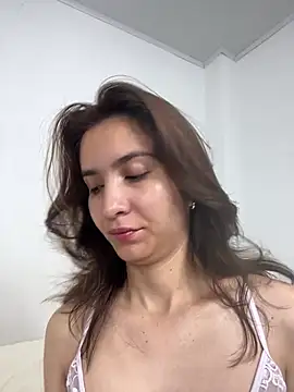 Snapshot of Bella_still chatting on 06/26/26, 02:01 Bella still online show from 06/26/26, 02:01