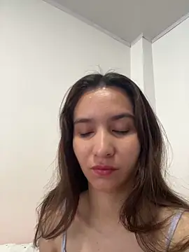 Bella still online show from 04/03/26, 01:50