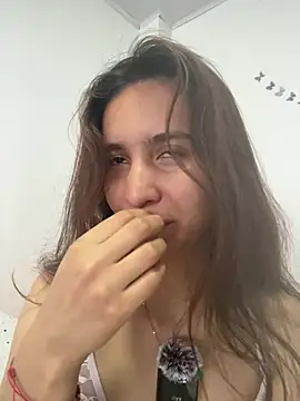 Bella still online show from 05/14/26, 02:14