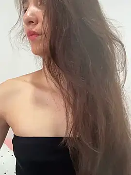 Bella still online show from 05/05/26, 02:09