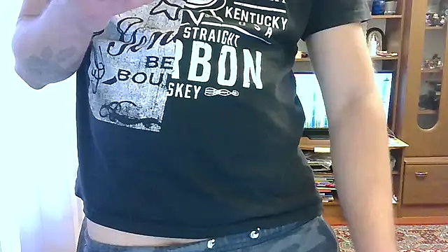 Snapshot of HunterOnBoobs chatting on 10/14/25, 07:20 HunterOnBoobs online show from 10/14/25, 07:20