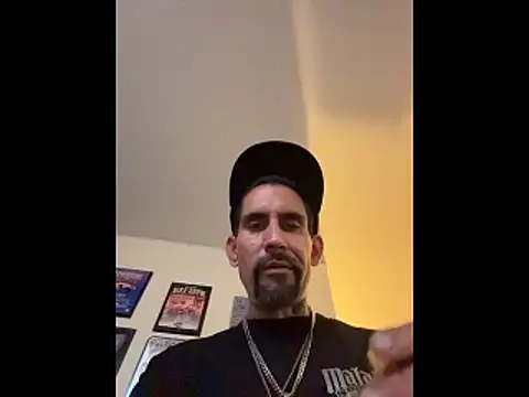 hornycouple818 online show from 11/01/25, 05:25