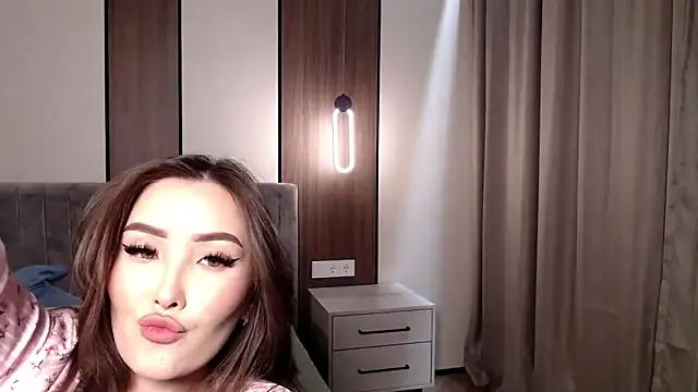 mystiksirenn online show from 11/13/25, 04:00