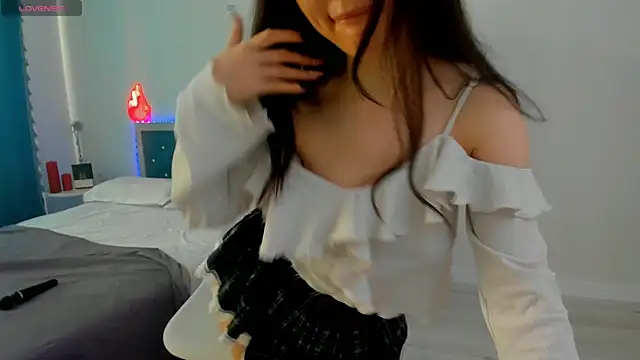 Snapshot of novaaskyy chatting on 10/31/25, 10:23 novaaskyy online show from 10/31/25, 10:23