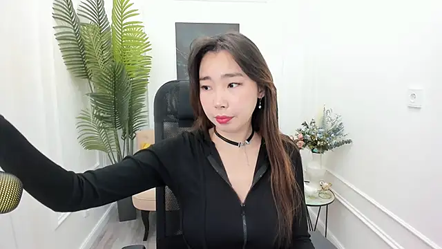 AnnaReyla online show from 11/03/25, 04:17