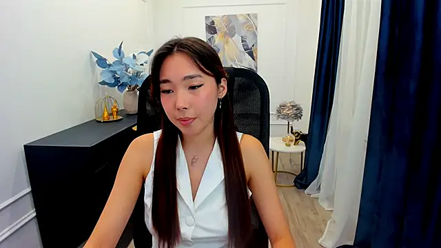 Snapshot of AnnaReyla chatting on 09/14/25, 11:43 AnnaReyla online show from 09/14/25, 11:43